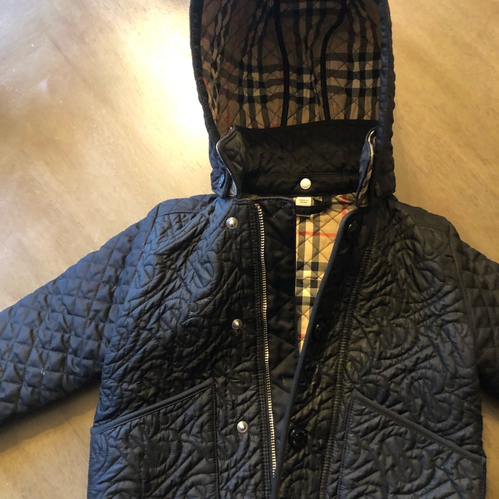 Burberry coat size 18 months.